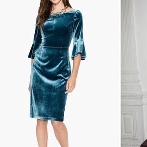 Boden Aubrey Flounce Sleeve Velvet Dress size 6P